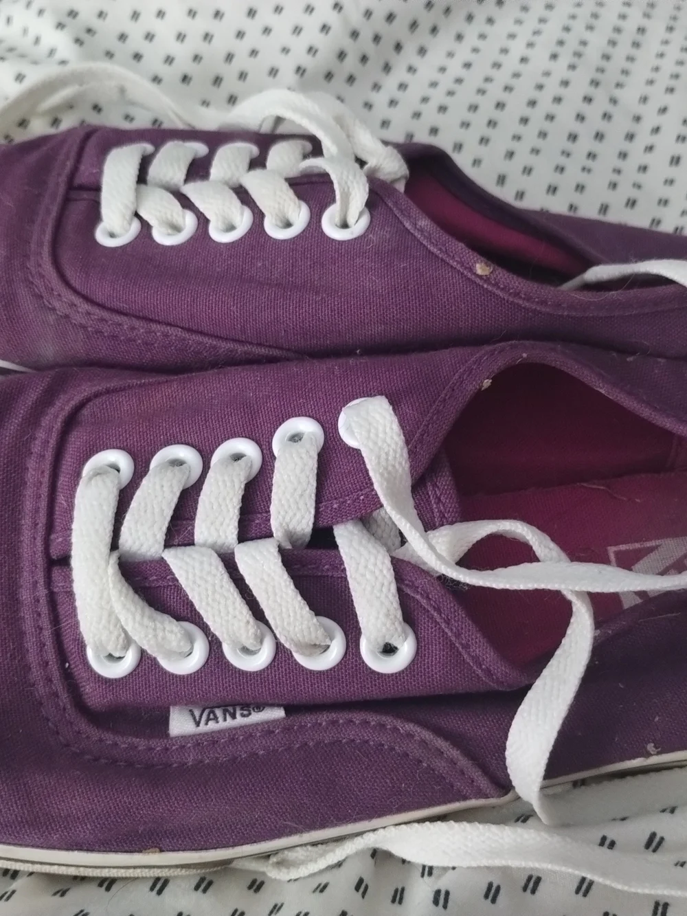 Vans Purple Canvas Low-Top Sneakers with White Laces Size 6.5 Men's